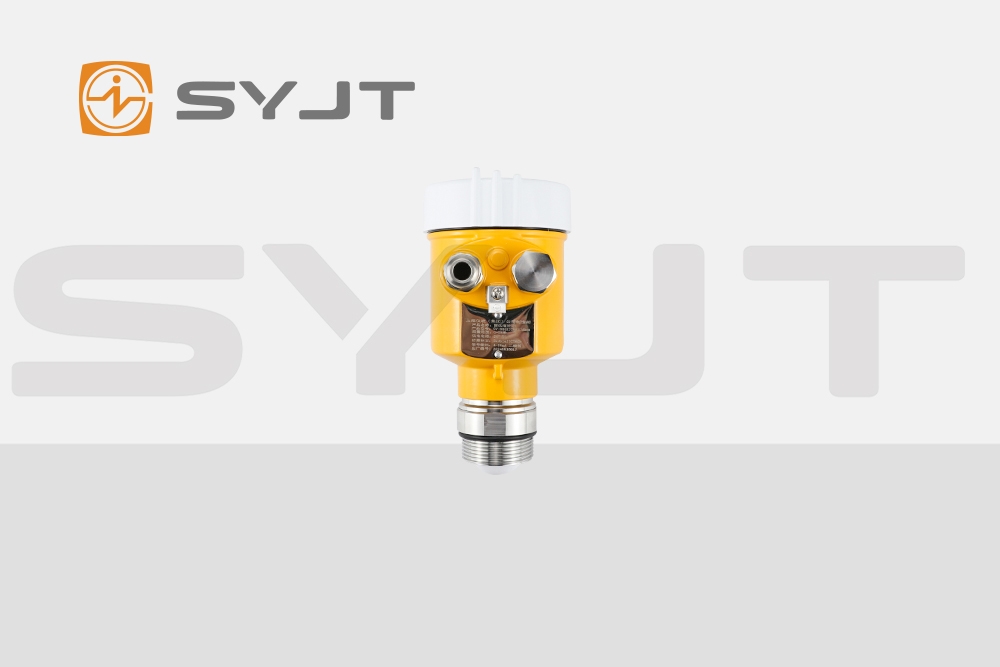 雷达液位计螺纹连接型白底实物图